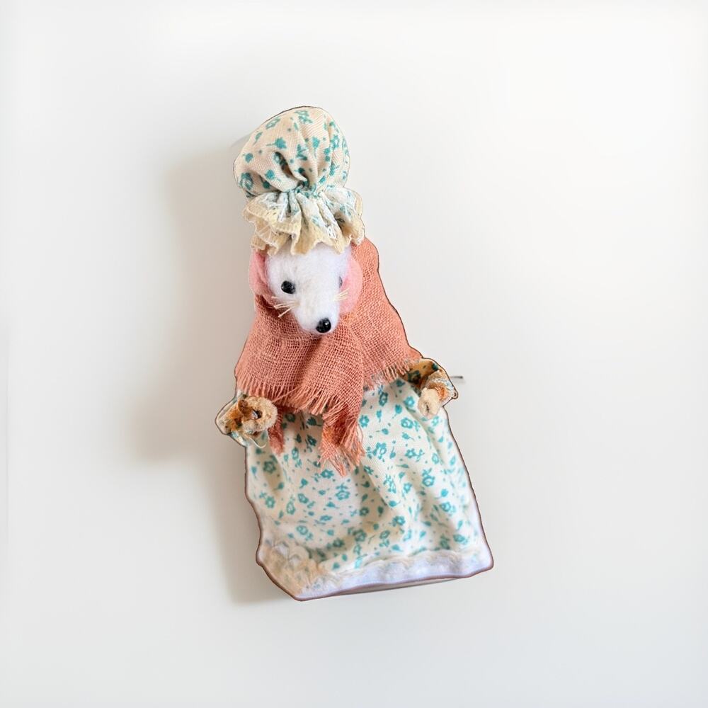 Granny, needle felted mouse, dollhouse miniature doll